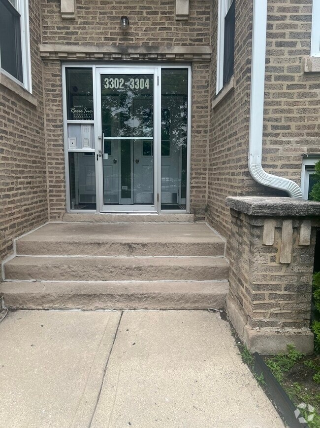 Building Photo - 3302-3304 W Fulton Blvd