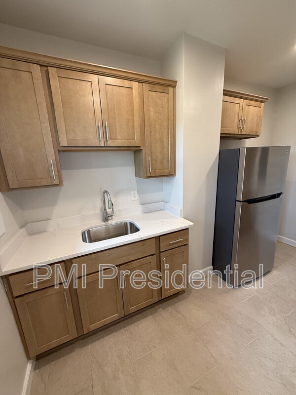 Building Photo - 1812 3rd Ave