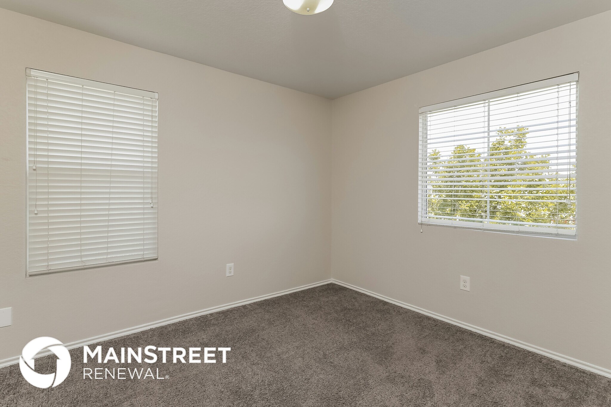 Building Photo - 9338 Durham Ledge