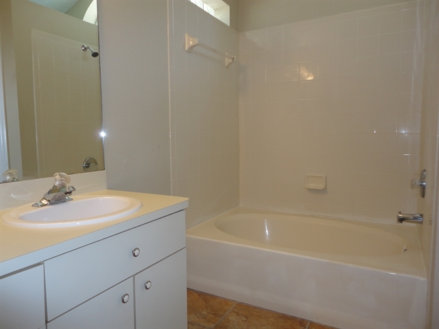 Building Photo - 13116 Carrollwood Creek Dr