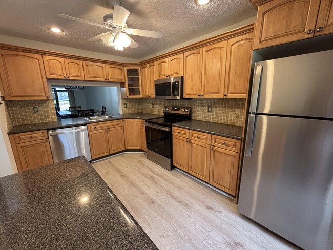 Building Photo - 3687 Carambola Cir N