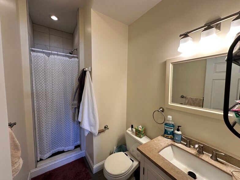 Building Photo - 1625 Tremont St