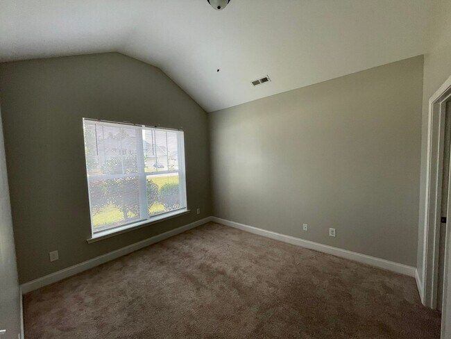 Building Photo - 96 Castlebay Dr