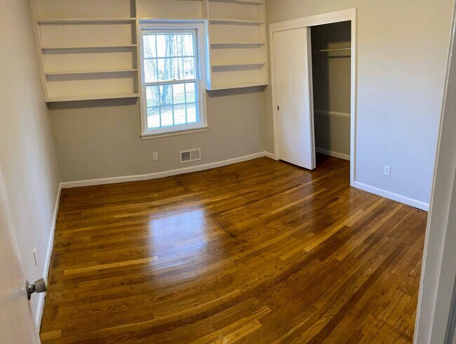 Building Photo - 3 Bedroom Home in Lynchburg