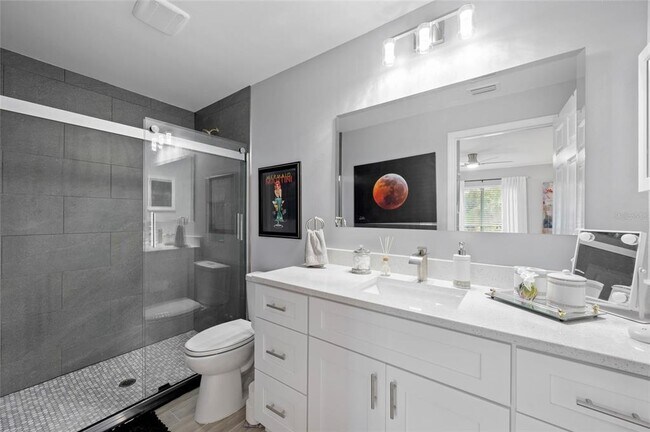 Building Photo - 2100 Como St