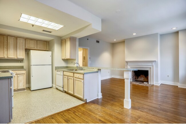 Building Photo - Junior League - 3039 M