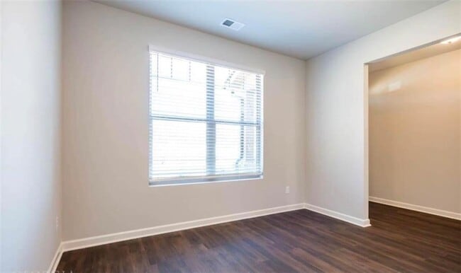 Building Photo - 639 Blue Juniper Cir