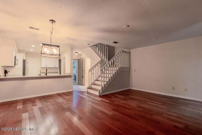 Building Photo - 1518 Spindrift Cir W