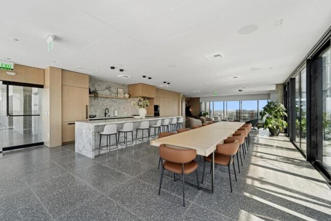 Building Photo - 1 bedroom in Seattle WA 98101