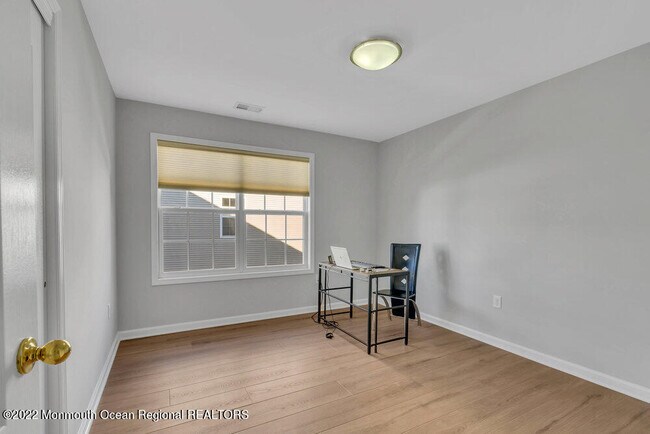 Building Photo - 10 Mulberry Dr