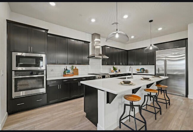 Building Photo - Gorgeous 4 bedroom 3 bath in Northlake