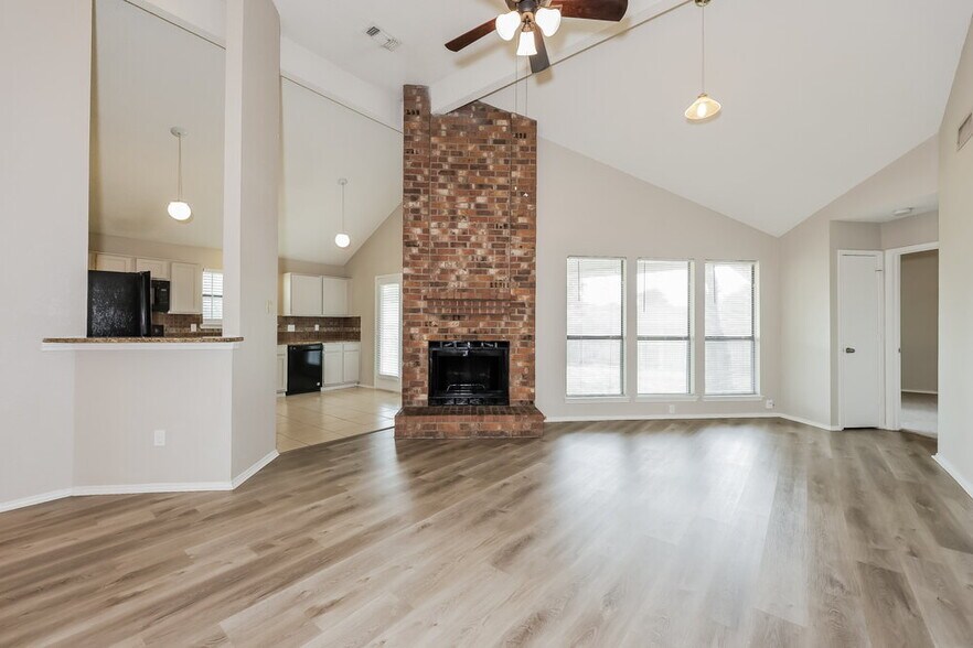 Building Photo - 6423 Woodstream Trail