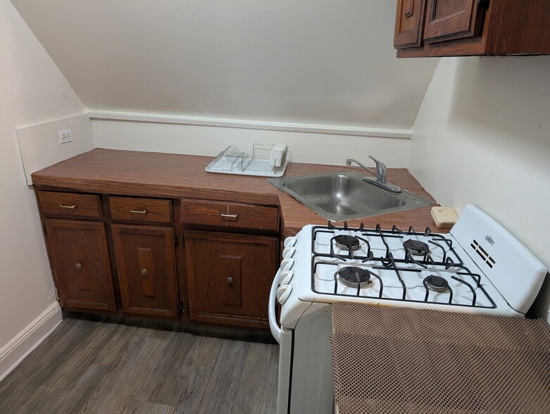 Kitchen - 8755 125th St