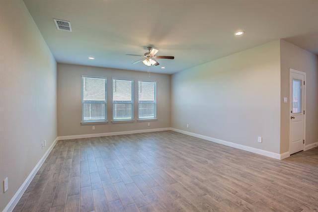 Building Photo - 2213 Dyre Dr