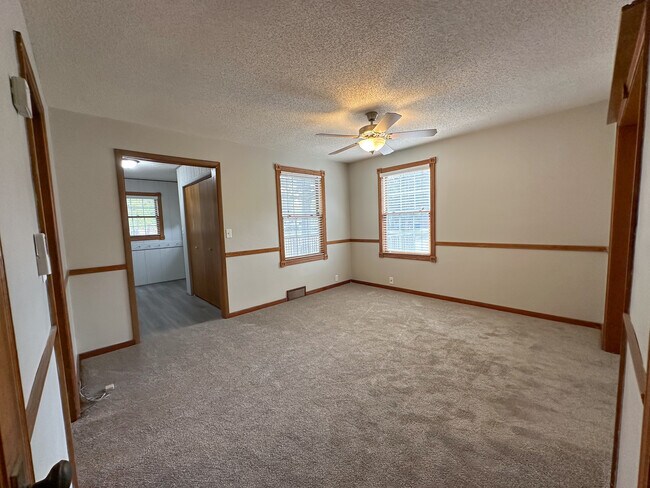 Building Photo - 1208 Baker Ave