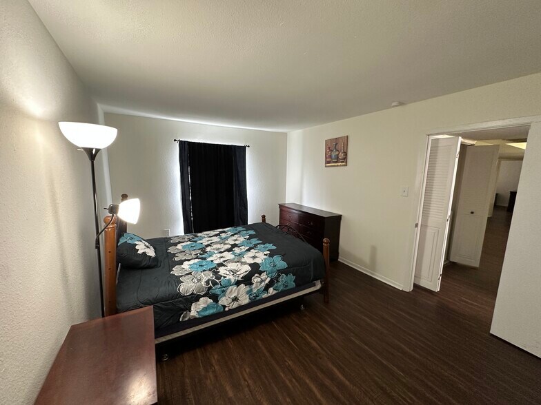 Building Photo - 8523 Hearth Dr
