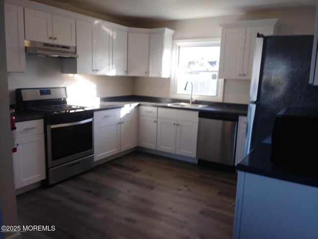 Building Photo - 1504 Sewall Ave