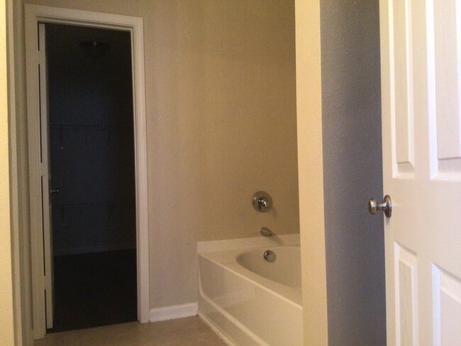Building Photo - 14718 Watertrace Dr