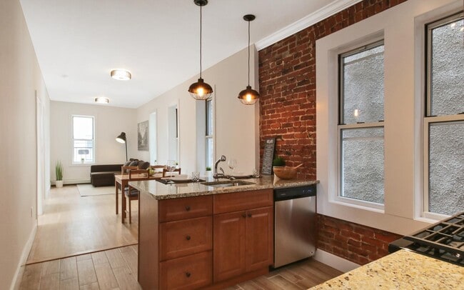 Building Photo - 265 Broadway