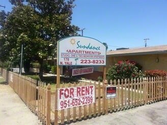 Signage - Palm Breeze Apartments