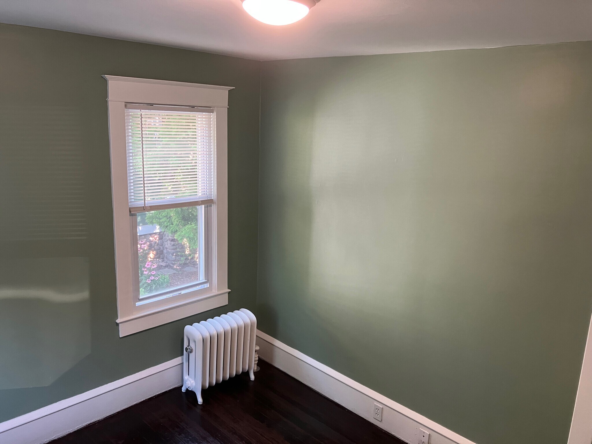 Building Photo - 1302 Hillside Ave