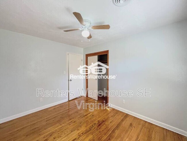 Building Photo - 712 Woodstock Rd