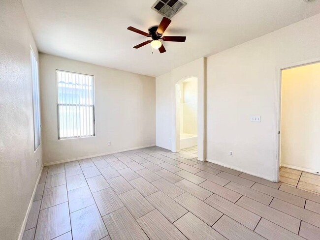 Building Photo - Charming single-story home
