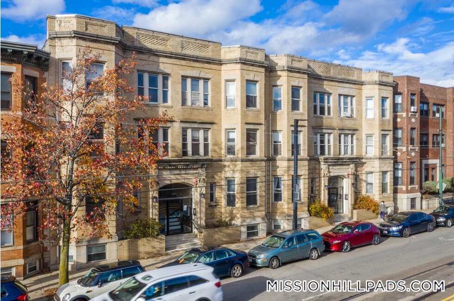 Building Photo - 887 Huntington Ave