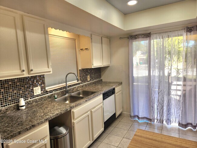 Building Photo - 3456 Sparrow Ct