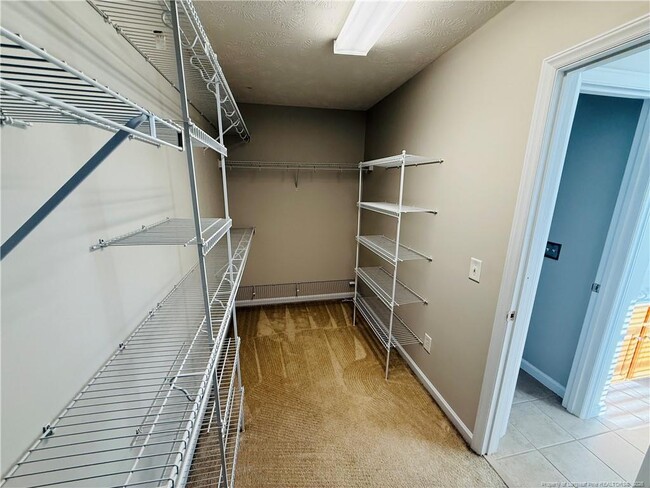 Building Photo - 84 Gloucester Ct