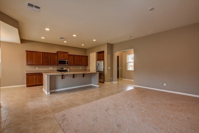 Building Photo - Beautiful custom home in The Dells!