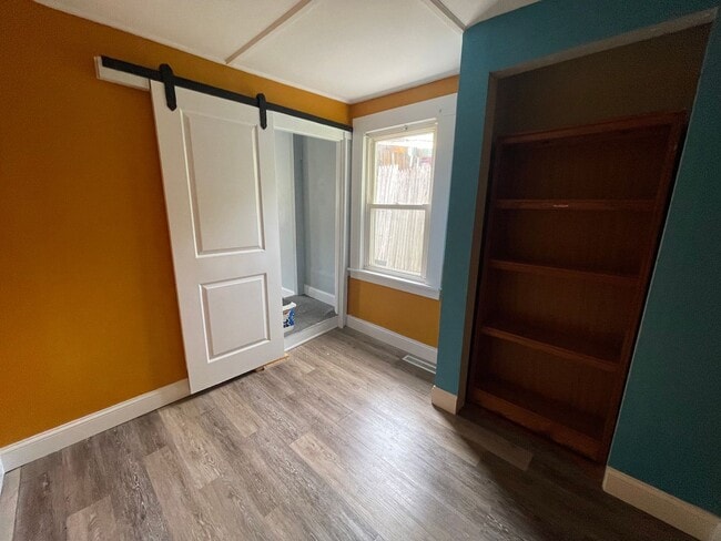 Building Photo - Your Lee Hideaway – Cozy 2BR + Office, Wal...