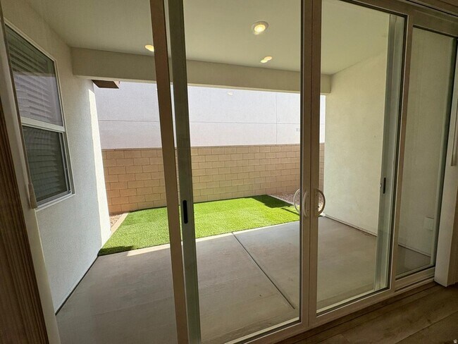 Building Photo - 6134 Red Sand Ln