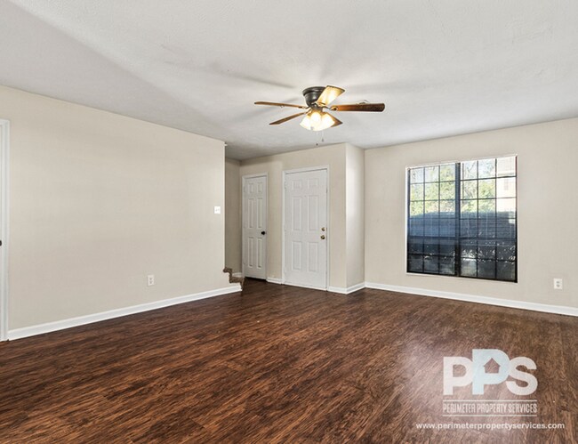 Building Photo - 107 Church St