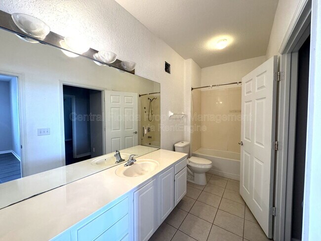 Building Photo - 8660 Buccilli Dr