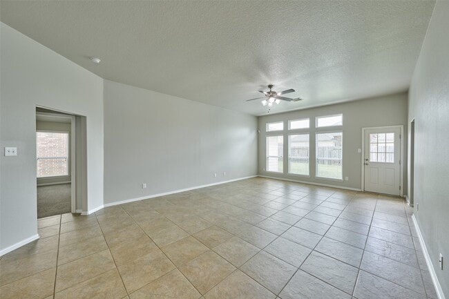 Building Photo - 9935 Knob Hollow Way
