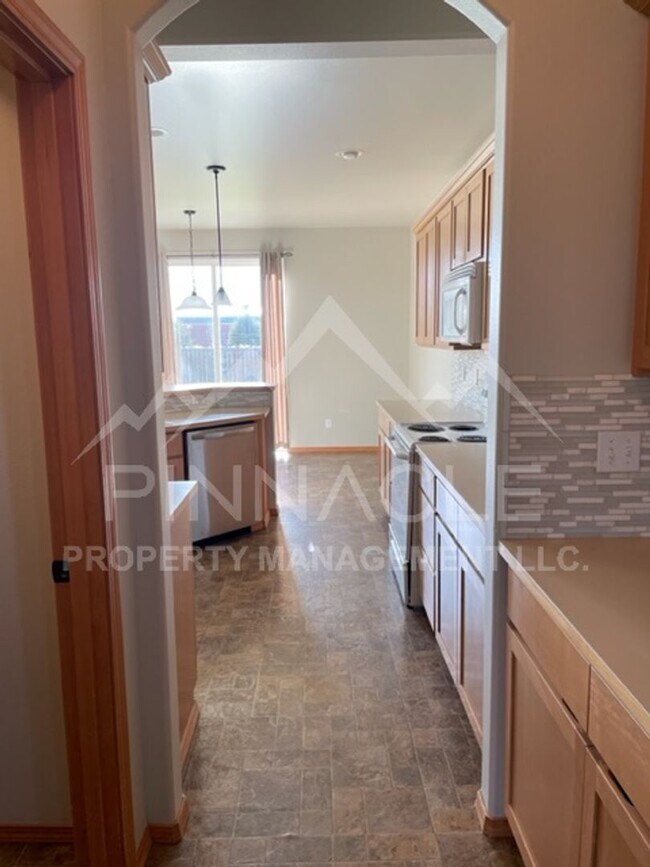 Building Photo - 1808 Clearview Dr