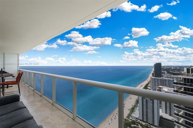 Building Photo - 1830 S Ocean Dr