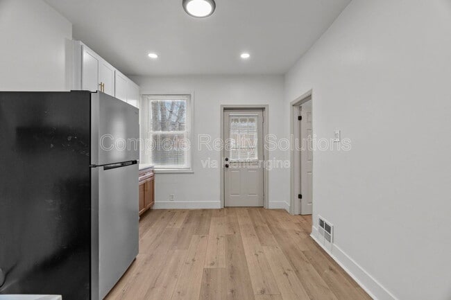 Building Photo - 4642 Idaho Ave