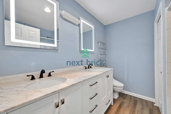Building Photo - 3 BED & 3 BATH CONDO FOR RENT