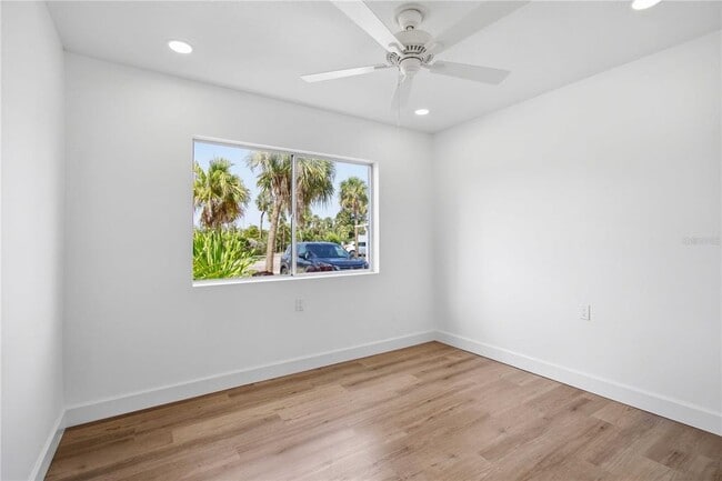 Building Photo - 765 John Ringling Blvd