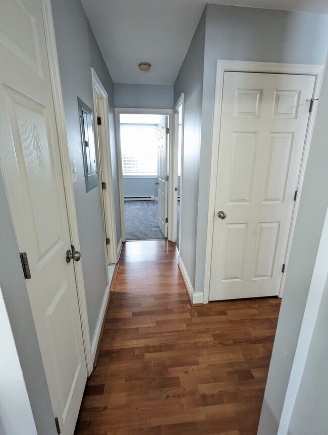 Building Photo - Two bedroom first floor condo in Jefferson...
