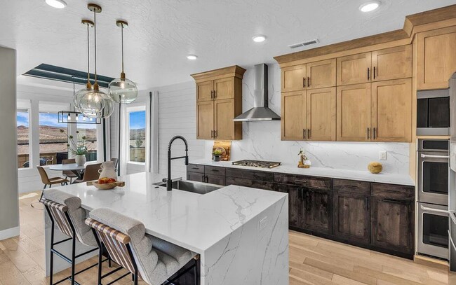 Building Photo - Stunning and Spacious 3 Bedroom Home in Desert Color! Includes a Private Pool!