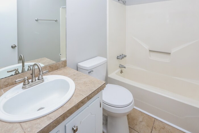 Building Photo - 507 Twin Pine Cove