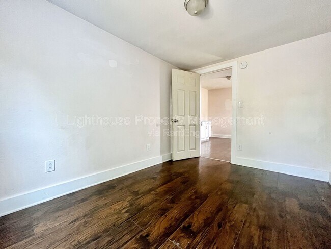 Building Photo - 2825 Sanford St