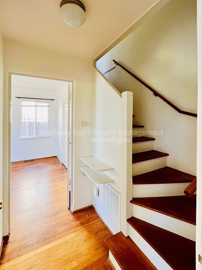 Building Photo - 1012 Munras Ave