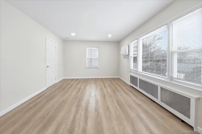 Building Photo - 169 Lockwood Ave