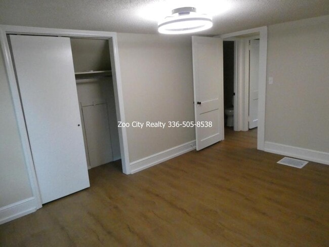 Building Photo - 589 McDermott St