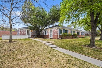 Building Photo - Charming Montclair Patio Home | 2 Bed | Private Yard