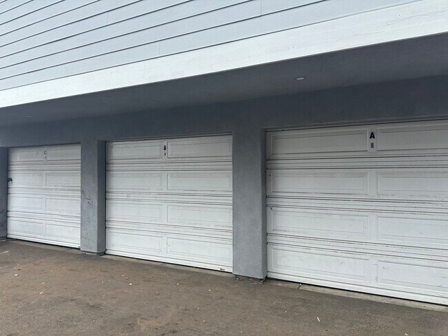 Building Photo - 1258 Ramona Ave